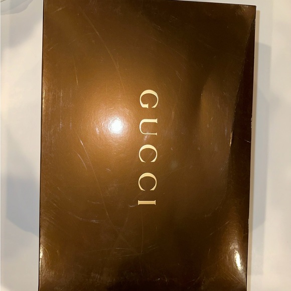 Gucci White and Green Sneakers - Picture 14 of 15